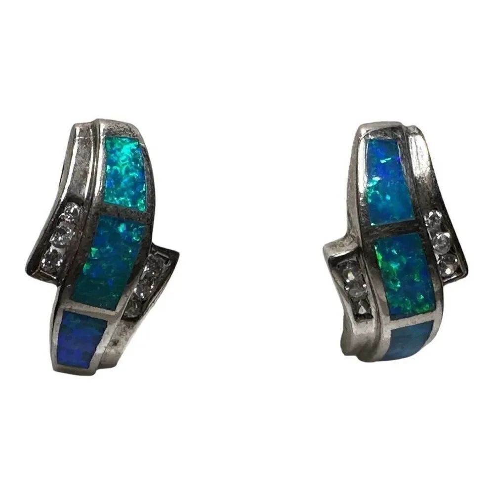 Silver 925 sparkly iridescent blue/green stud earrings